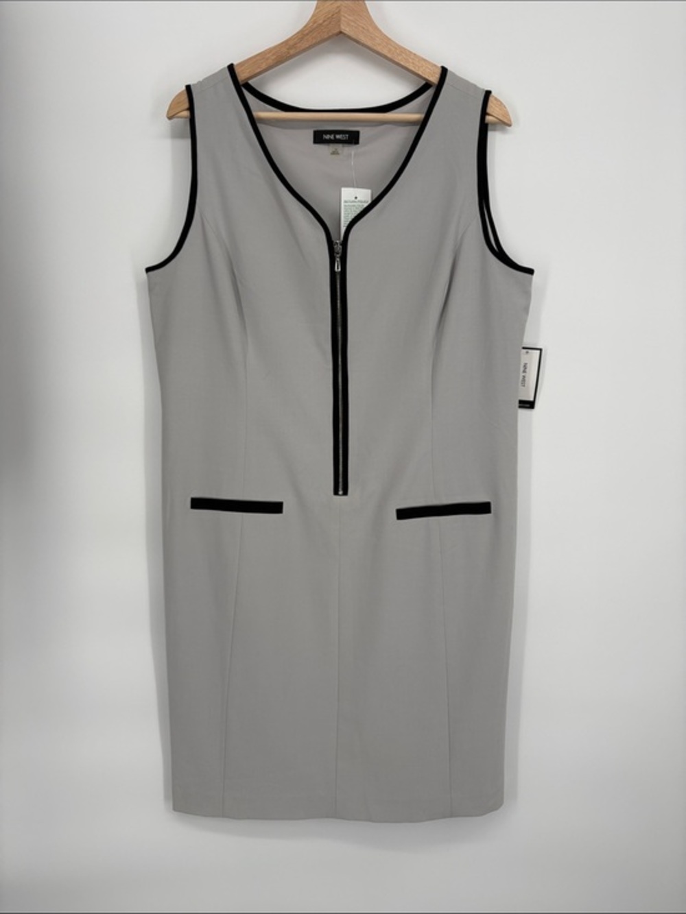 🛹 nwt Nine West Light Gray Midi Sheath Dress with Black Trim zip front